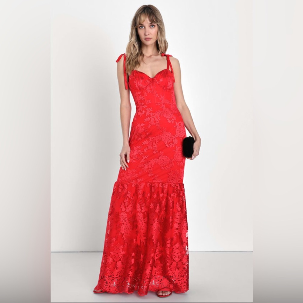 Brand new with tags XS Red Lulus Dress